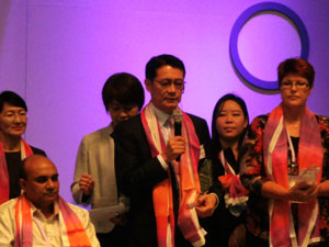 藤井幹事会議長の写真